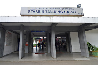 Errika Ayu: Mengajak Abel naik Commuter Line (KRL) ke Stasiun Kota