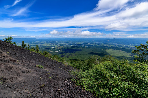 岩手山山頂から