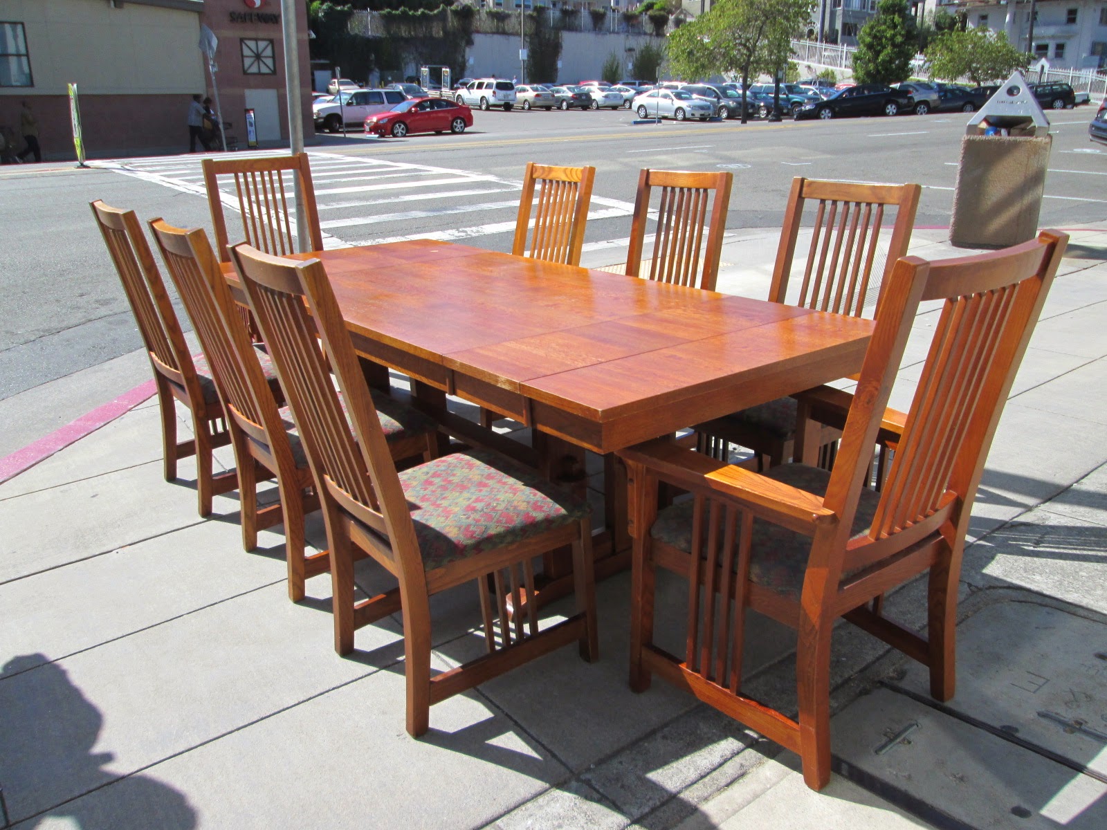 UHURU FURNITURE & COLLECTIBLES SOLD Oak MissionStyle Dining Table & 8