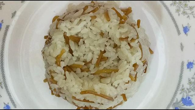 طريقة سهلة لعمل ارز بالمكرونة الاسباجتي الشيف محمد الدخميسي