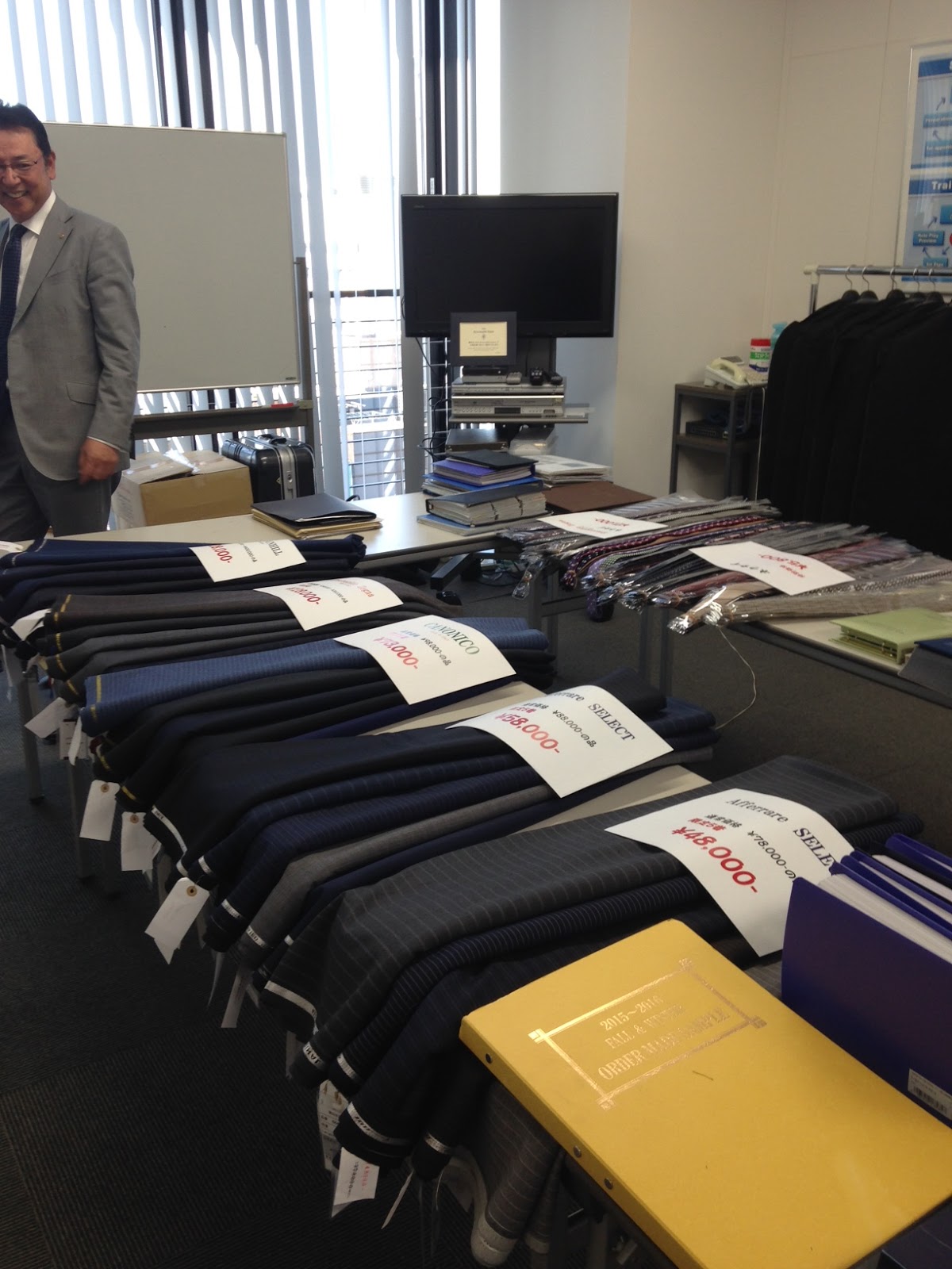 オーダーメイドスーツ アッフェラーレ プルデンシャル生命保険株式会社松山支社様にて秋冬物オーダースーツ展示販売会を開催いたしました！
