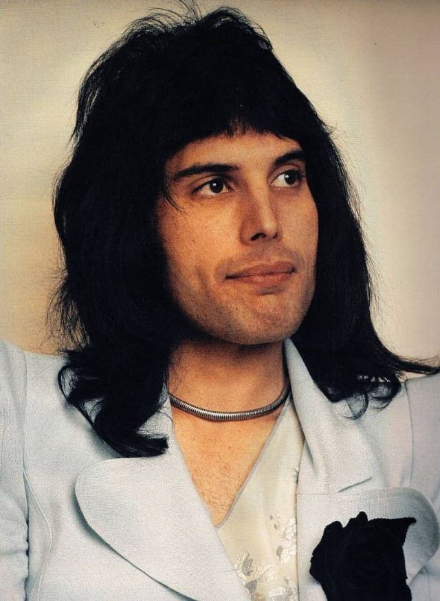 40 Fabulous Vintage Photographs of a Young Freddie Mercury in the 1970s
