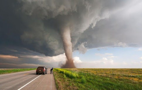 Penjelasan Arti Mimpi Lihat Angin Kencang Menurut Primbon Jawa Lepank