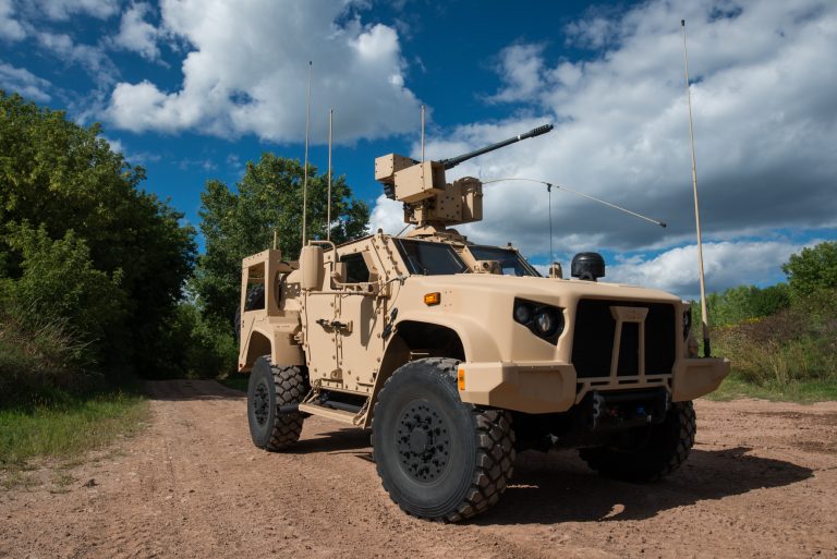 JLTV upgunned with 30 mm chaingun