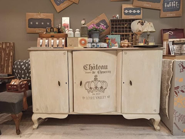 Αφιέρωμα: Μπουφές! Αρκούδα καφέ ... "τρέχα και βάψε" τον ξύλινο μπουφέ 6 Annie Sloan Greece Αφιέρωμα: Μπουφές! Αρκούδα καφέ ... "τρέχα και βάψε" τον ξύλινο μπουφέ 6 Annie Sloan Greece