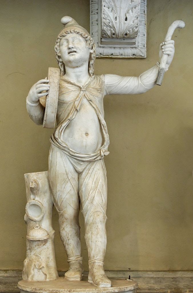 Atis ejecutando una danza en el culto a Cibeles. Estatua romana de mármol de época imperial. Museo Chiaramonti, Museos Vaticanos