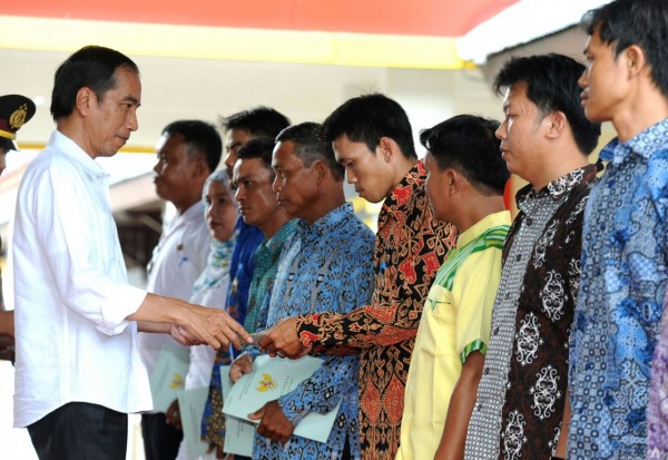 Nasib! Setelah Pak Menteri Tinggalkan Acara Penyerahan, Sertifikat Tanah dari Jokowi Ditarik Lagi oleh BPN