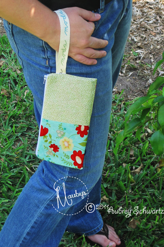 Wallet Wristlet Zipper Pouch Tutorial DIY Tutorial Ideas!
