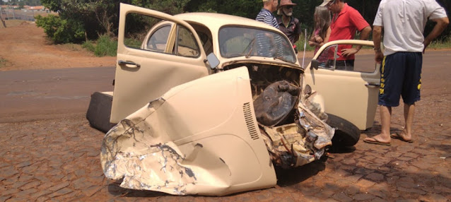 Roncador: Fusca fica destruído em acidente na saída para Iretama