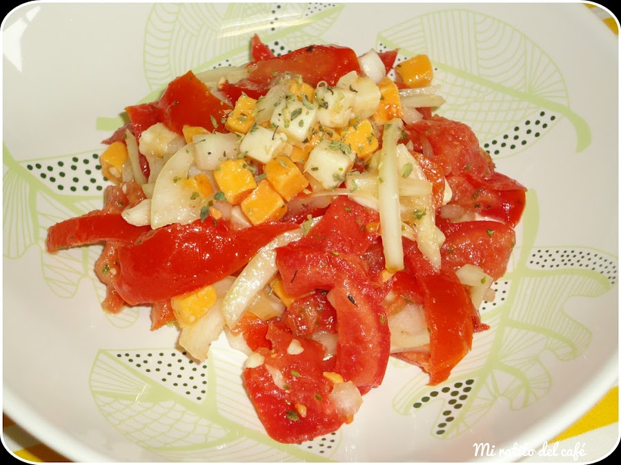 Ensalada de tomates y quesos