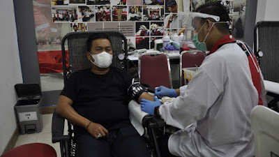 PWI Kota Bandung Laksanakan Donor Darah Dalam Rangkaian HPN 2021