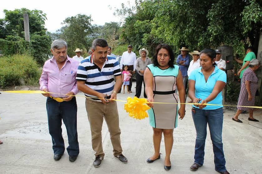 Radio Estado 32 Gobierno municipal de Tlatlaya mejora sus vías de