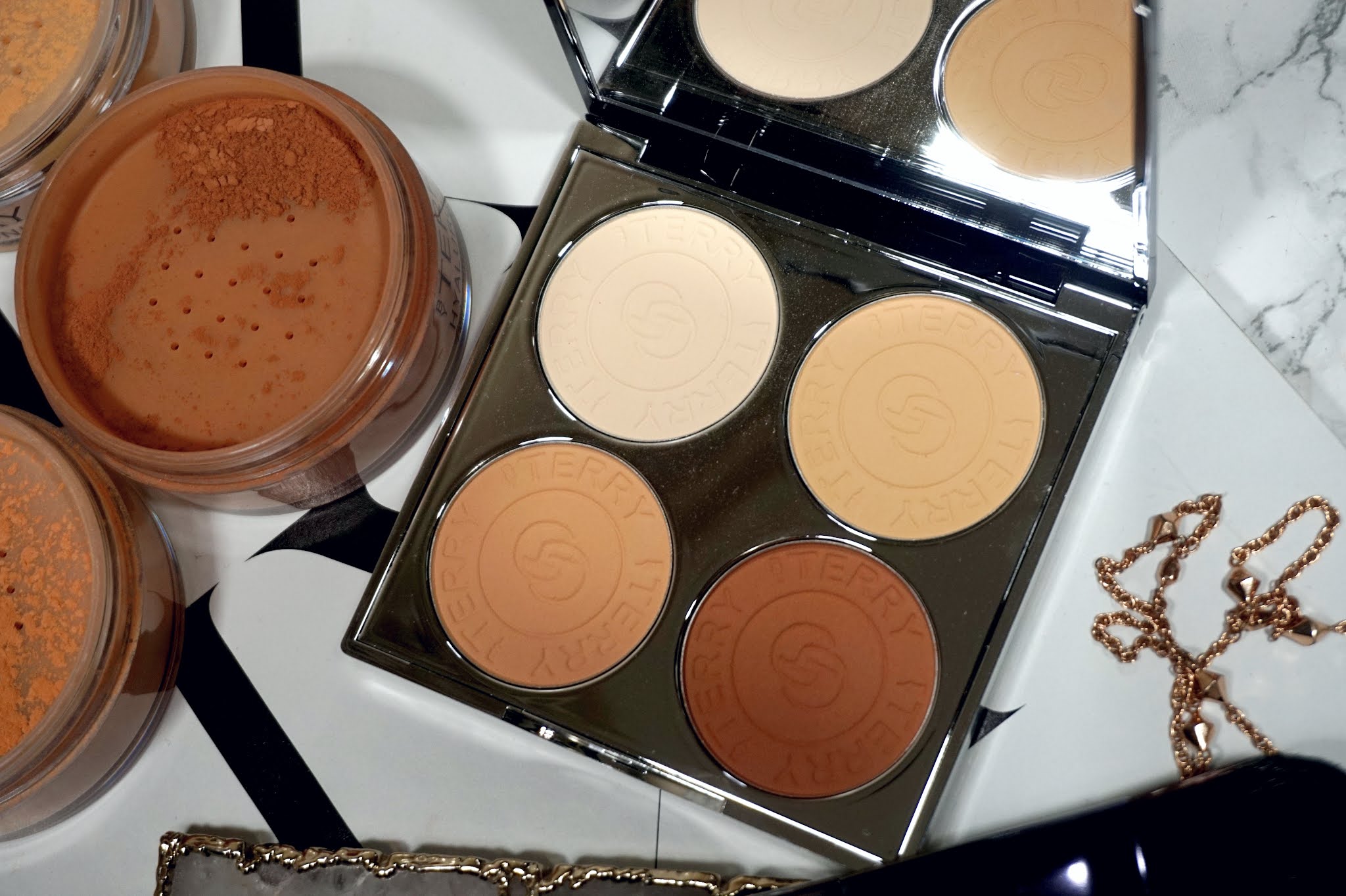 by terry hyaluronic hydra powder palette