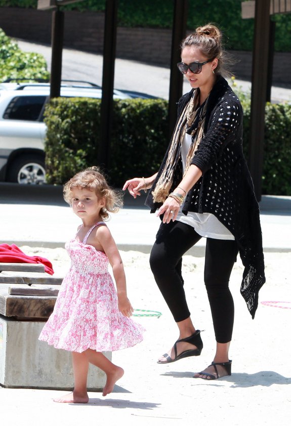 Miniature celebrity!: HONOR WARREN