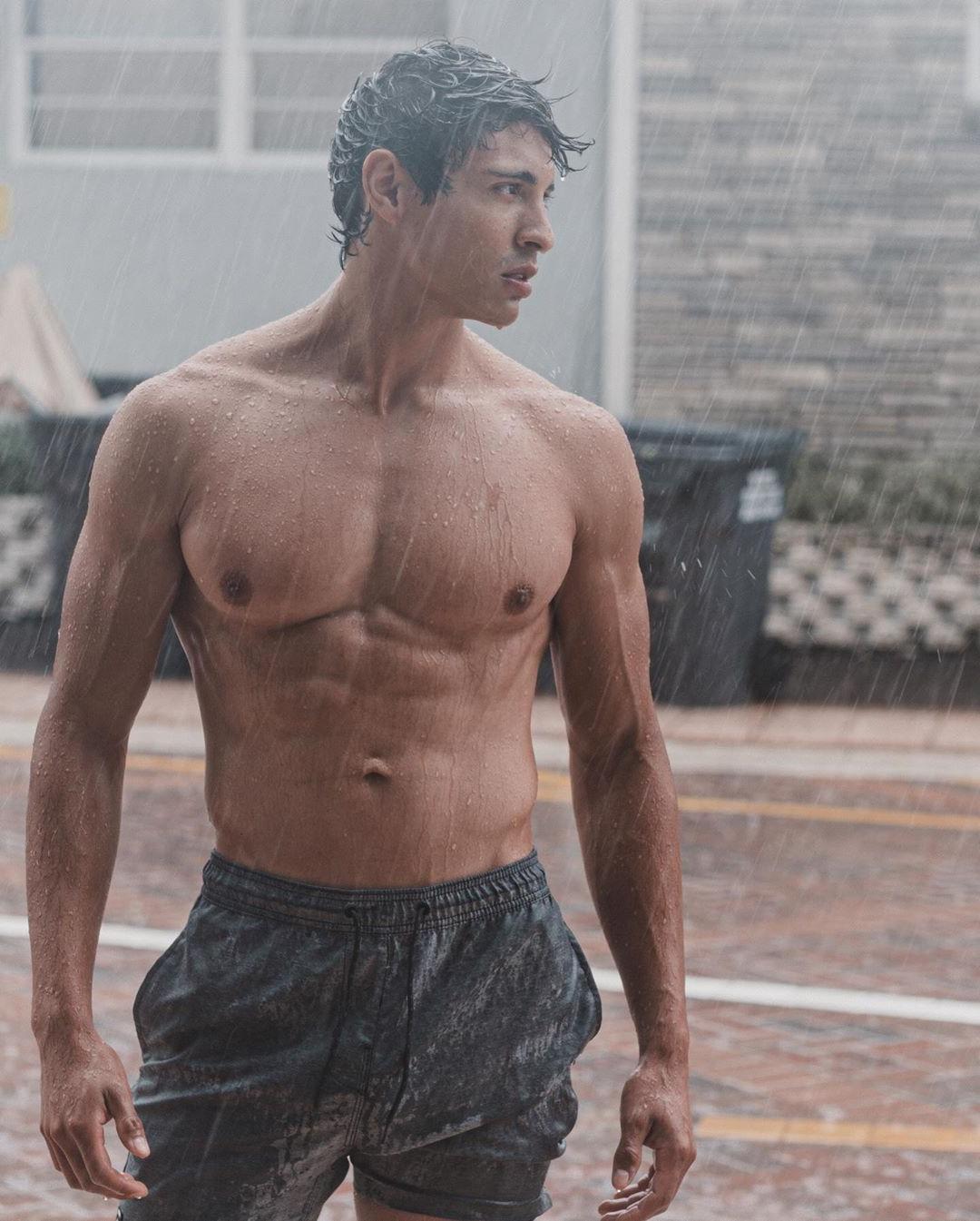 Hot guys getting it on