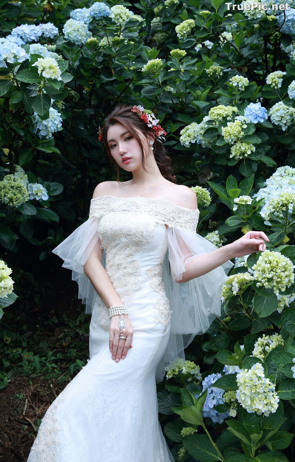 Image Taiwanese Model - 張倫甄 - Beautiful Bride and Hydrangea Flowers - TruePic.net - Picture-14