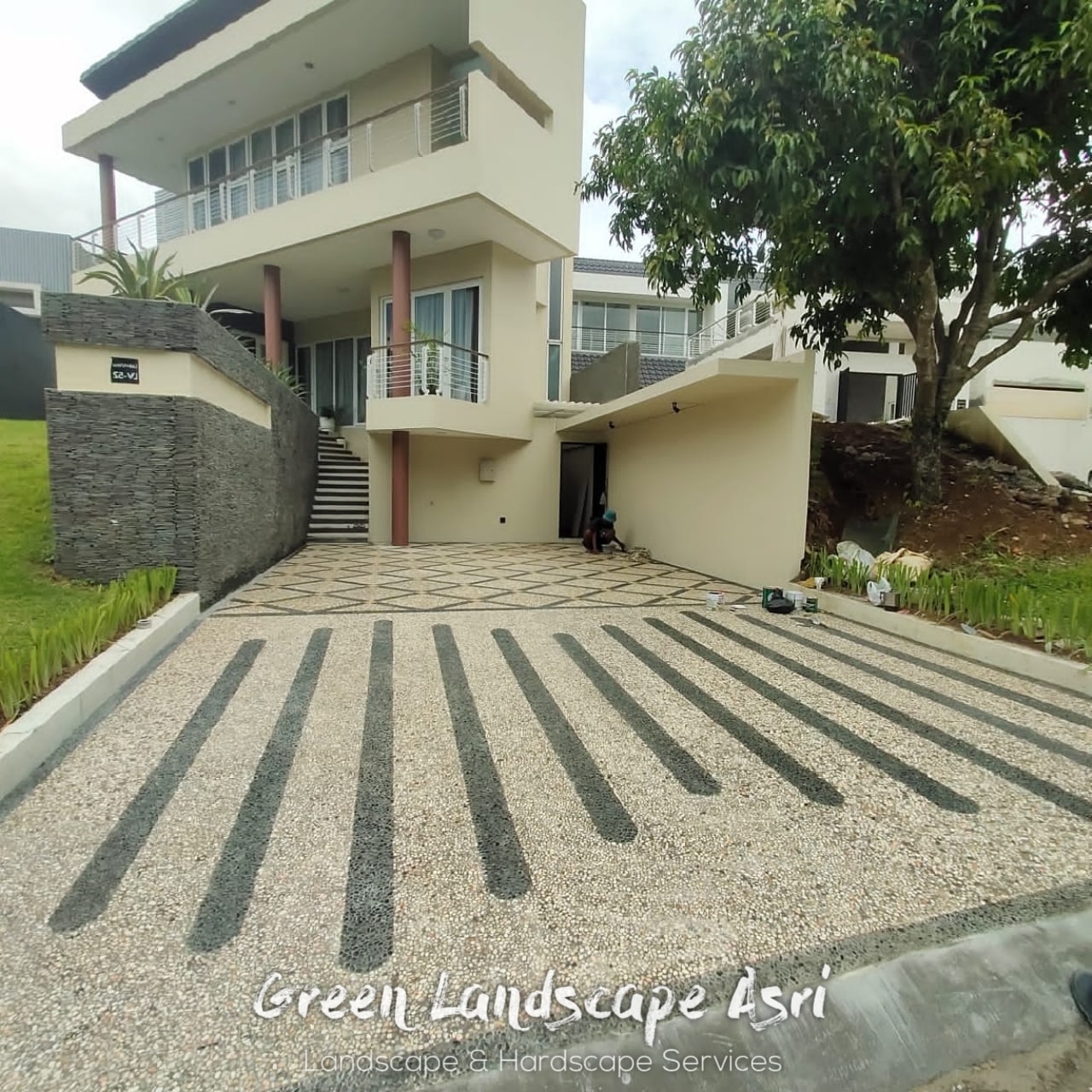 Tukang Lantai Batu Sikat Carport Malang - Jasa Tukang Pembuatan Lantai