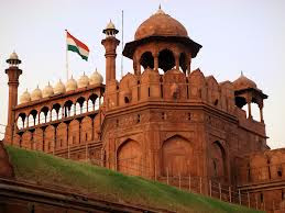 red fort is one of the best tourist place in india