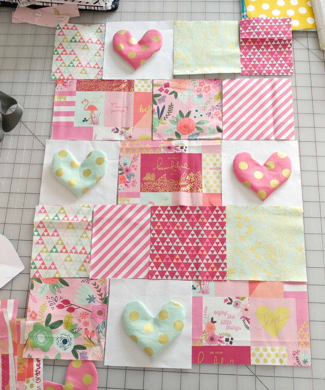 Ameroonie Designs On Trend Valentines Mini Quilt Free tutorial and