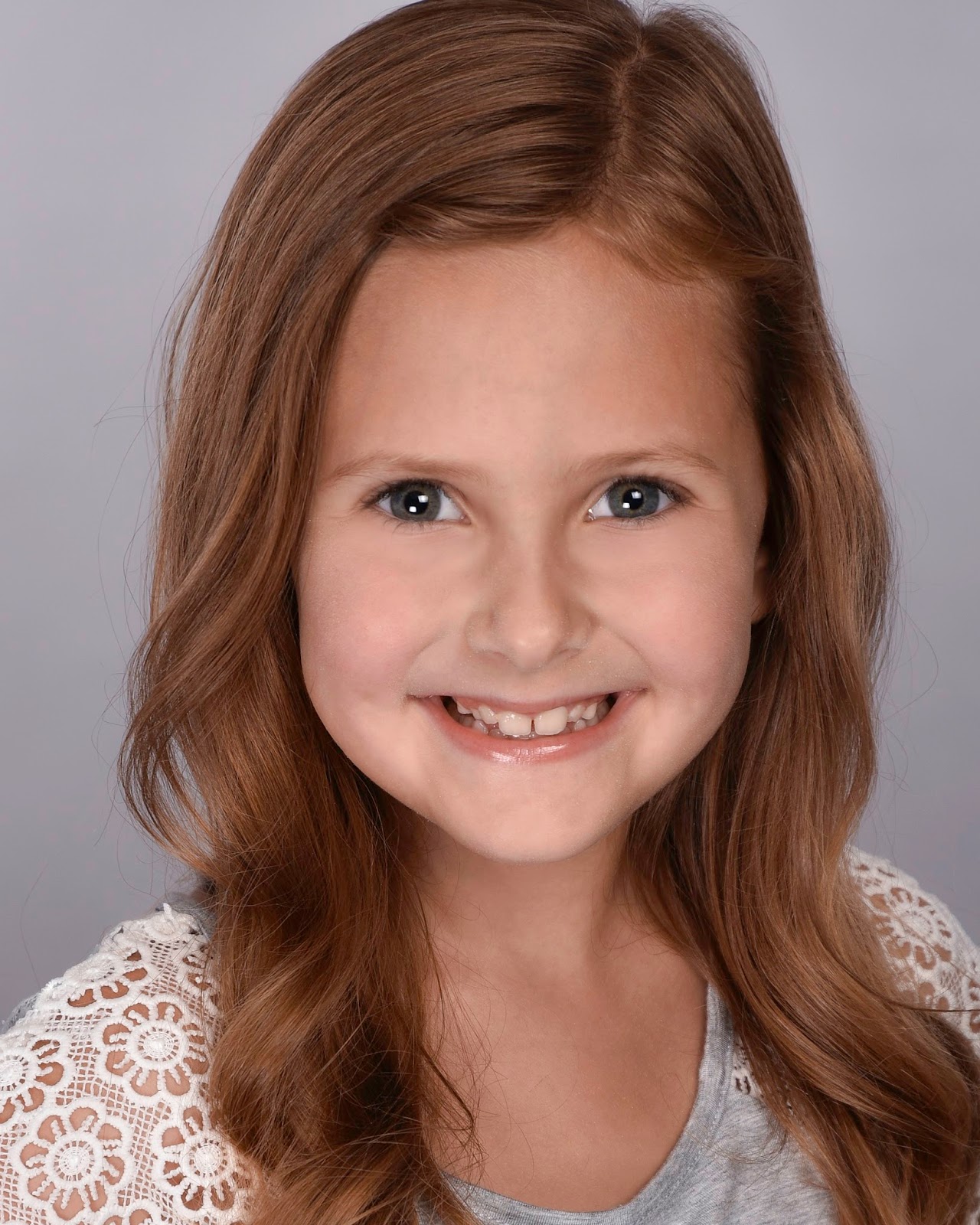 Seattle Artists Agency Ella Echternkamp Signs with Dream Talent