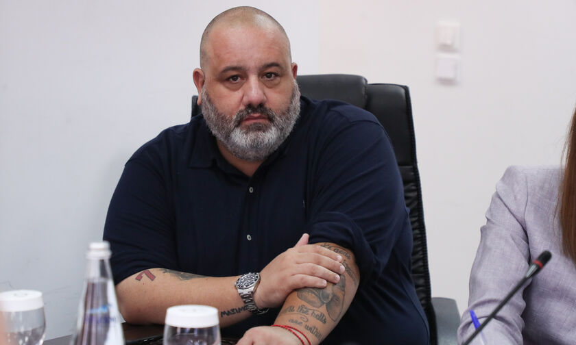 Καταγγελία Καραπαπά: Έτσι επιχείρησαν να δωροδοκήσουν τον Σιαμπάνη Καταγγελία Καραπαπά: Έτσι επιχείρησαν να δωροδοκήσουν τον Σιαμπάνη