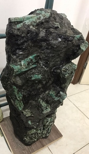 Esmeralda gigante encontrada na Bahia é vendida por R$ 500 milhões