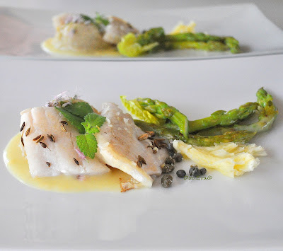 Zander mit Aligot und Spargel auf Absinthsauce