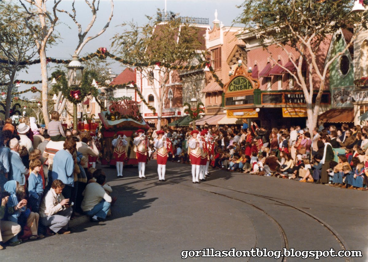 Gorillas Don T Blog Very Merry Christmas Parade Part 1