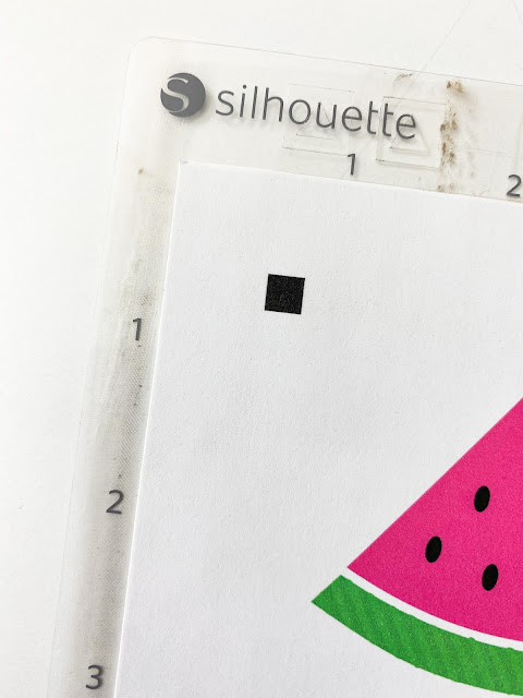 Так одштампани лист ставите на подметач налепнице, камеја 4, штампа и рез, папир за налепнице, силуета ЦАМЕО почетни водич
