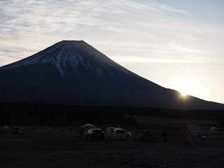 ふもとっぱらキャンプ場　富士山からの日の出