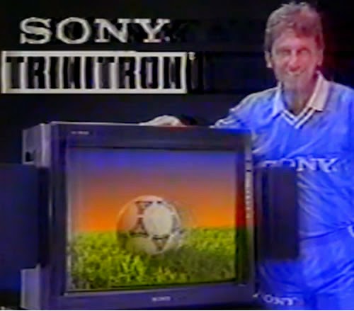 Propaganda da Sony para anunciar a TV de 29 polegadas em 1991. O jogador de futebol Zico foi o garoto propaganda.