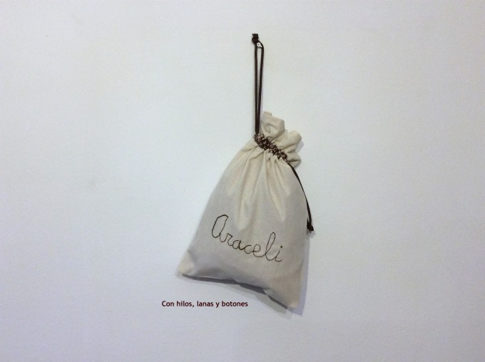 Con hilos, lanas y botones: Rosewater Shawl (Woolenberry) - Bolsita tela