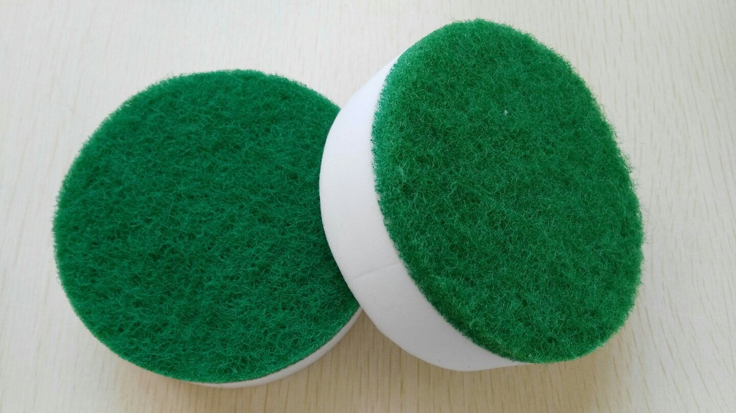 More and more people use the melamine sponge to clean the floor