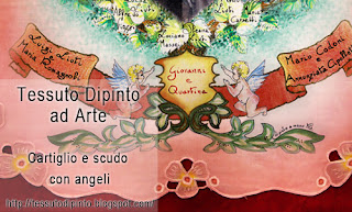 Cartiglio con angeli e scudo dipinti a mano su stoffa: Nozze d'Oro