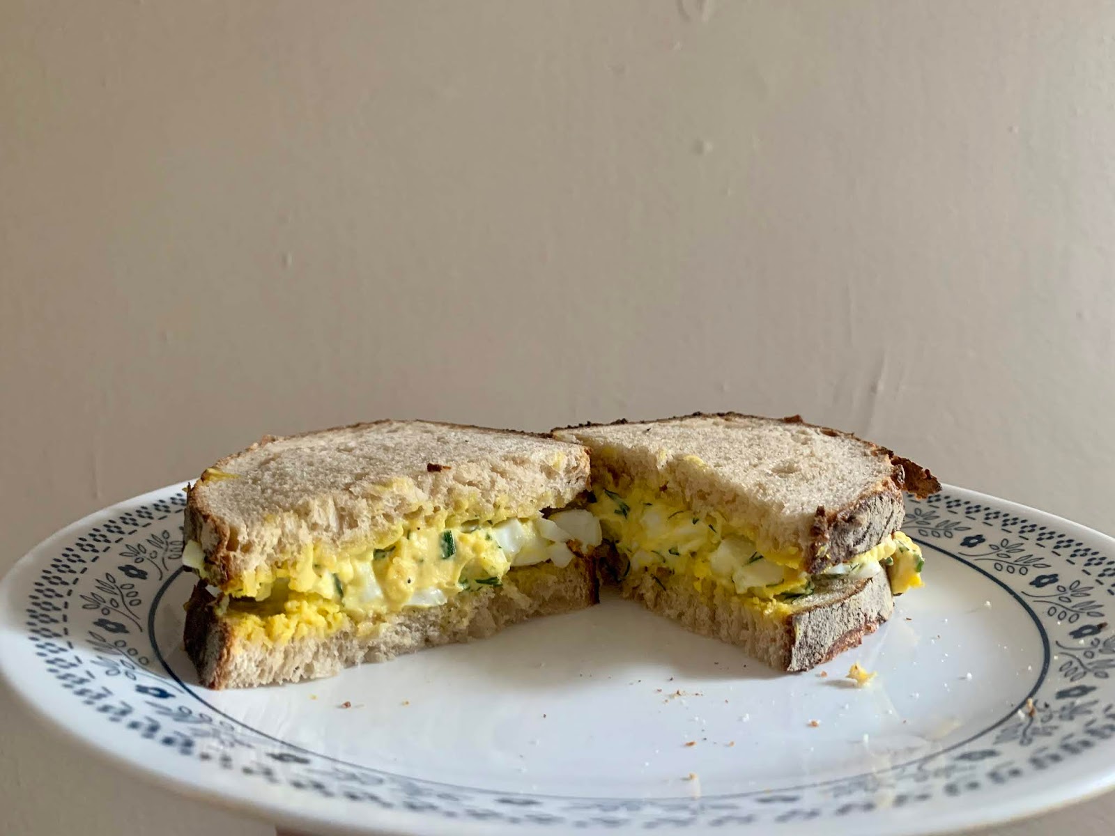Egg salad sandwich