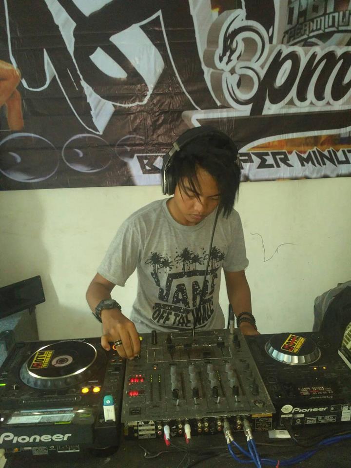 Partybreaks and remixes 2018 all in one september 01 2018. Official dj haxxnini. 180 дж. наушники icon dj-180. 180 дж.