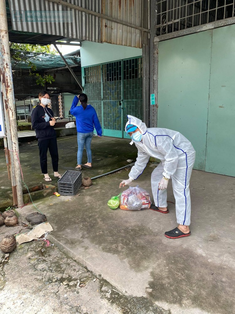 bác ái mùa dịch