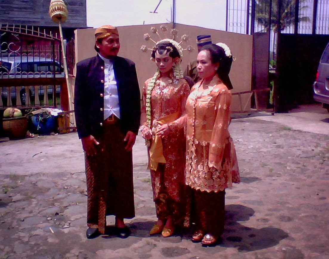Atur Pambagyaharja Dhauping Penganten Wacana Pintar