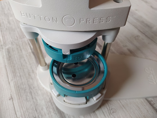 Button Press de We R Memory Keepers