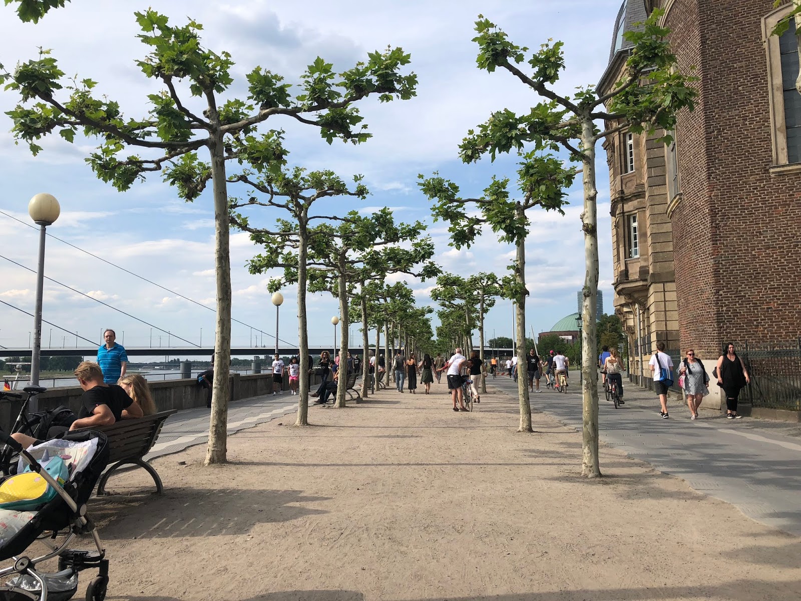 Havaci Kiz Dusseldorf