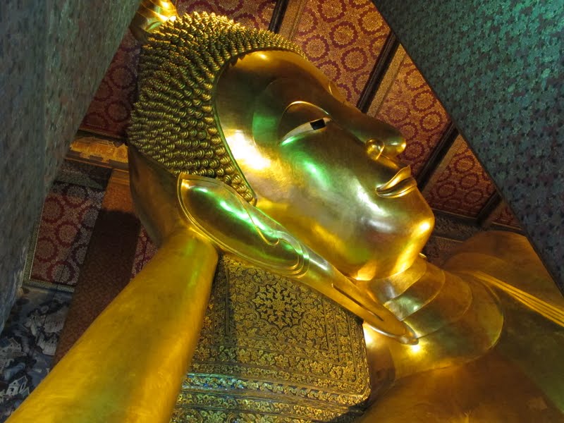Лежащий будда бангкок