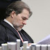 Dias Toffoli aprova lei que torna crime importunação sexual