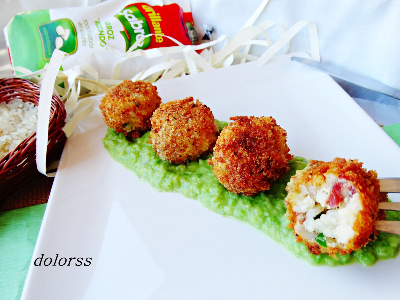 Blog de cuina de la dolorss Croquetas de arroz con jamón y queso sobre