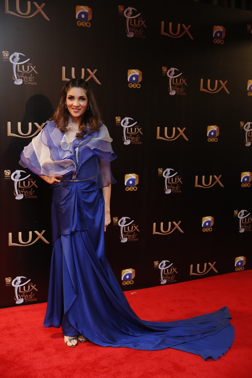 Super Hot Pakistani Divas At The 16th LUX Style Awards 2017