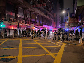 Police at Sai Yeung Choi Street South
