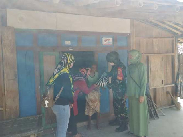 Begini Aksi Nyata, Koramil Gemolong Terhadap Warganya Yang Terdampak Covid-19 Begini Aksi Nyata, Koramil Gemolong Terhadap Warganya Yang Terdampak Covid-19