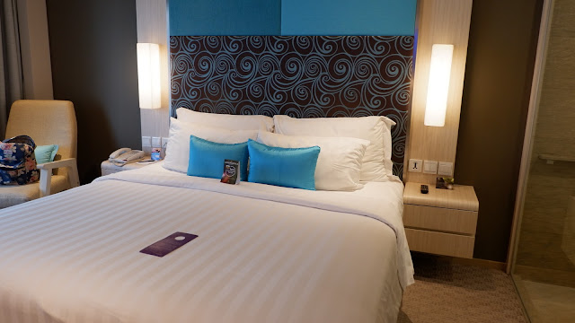 kasur di kamar grand mercure jakarta yang luas dan nyaman