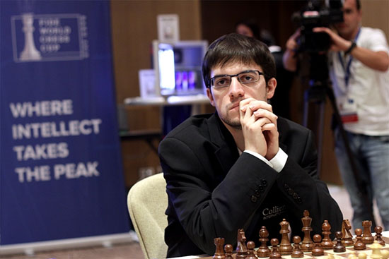 Le joueur d'échecs français Maxime Vachier-Lagrave n'a pas laissé échapper sa chance de passer en 1/4 de finale à Bakou © site officiel