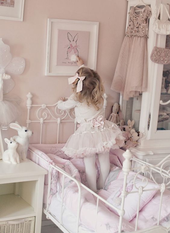 Habitaciíon infantil estilo Romántico Habitaciíon infantil estilo Romántico