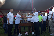 GUBERNUR SUMSEL BUKA TURNAMENT SEPAK BOLA PIALA GUBERNUR DI LAPANGAN TANJUNG SENAI